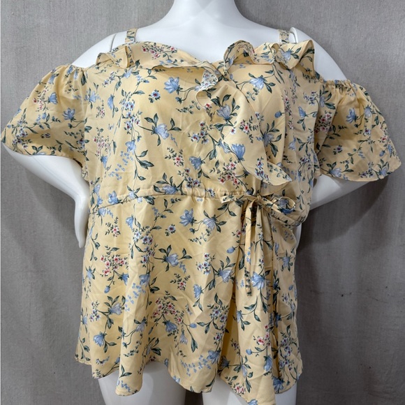 Floral Off-Shoulder Yellow Top Bloomchic 26 womans - Picture 1 of 16